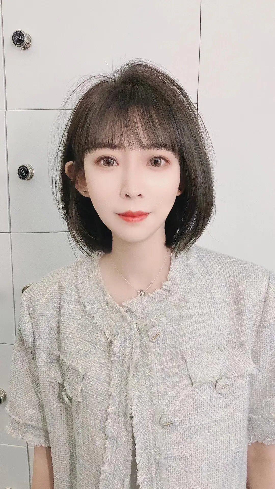 40岁左右的女性发型这样剪时尚年轻不老气