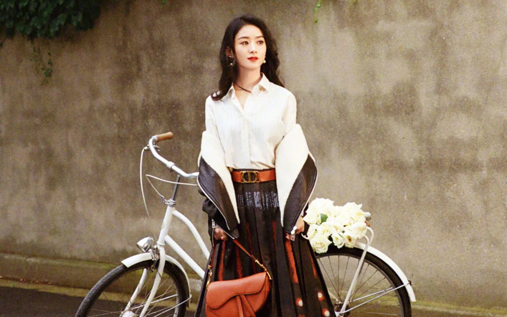 赵丽颖秋日街拍高清桌面壁纸