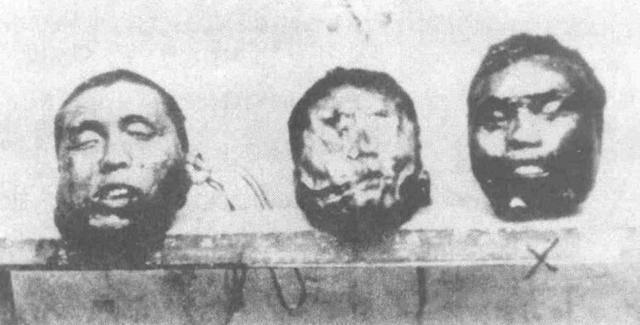 在甘肃省档案馆里,珍藏着三十多幅红军西路军将士血染河西的历史照片.