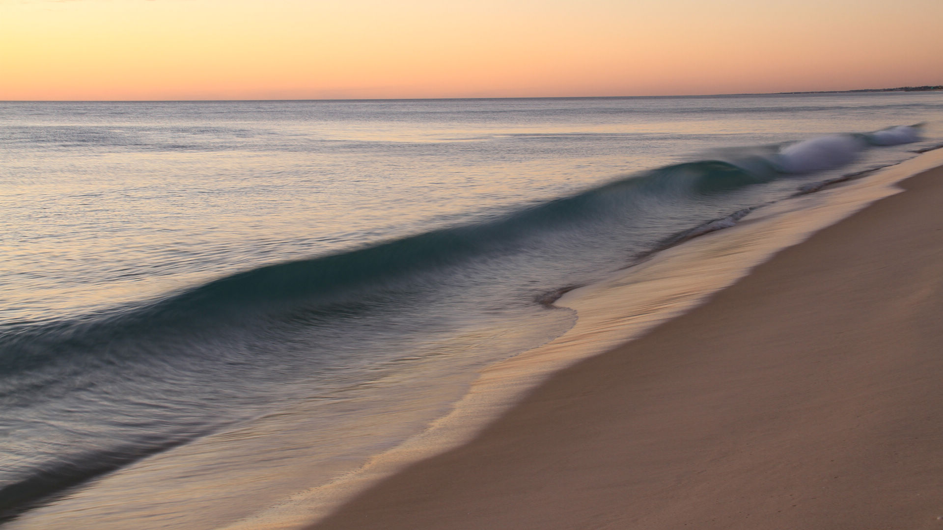 精选汹涌海浪浪花图片高清电脑壁纸高清大图预览1920x1080_风景壁纸