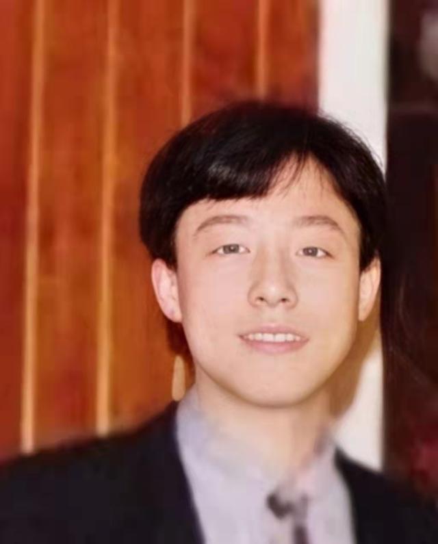 赵立坚"眼神杀"火遍全网,外交界男神,太刚了