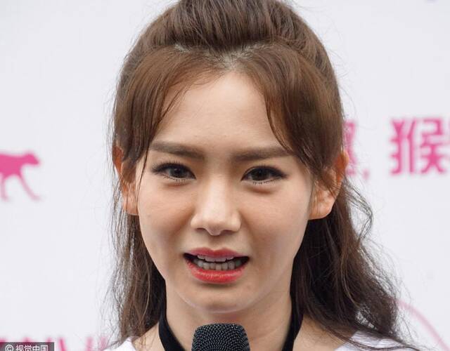 戚薇整容了?嘟嘴卖萌美美哒