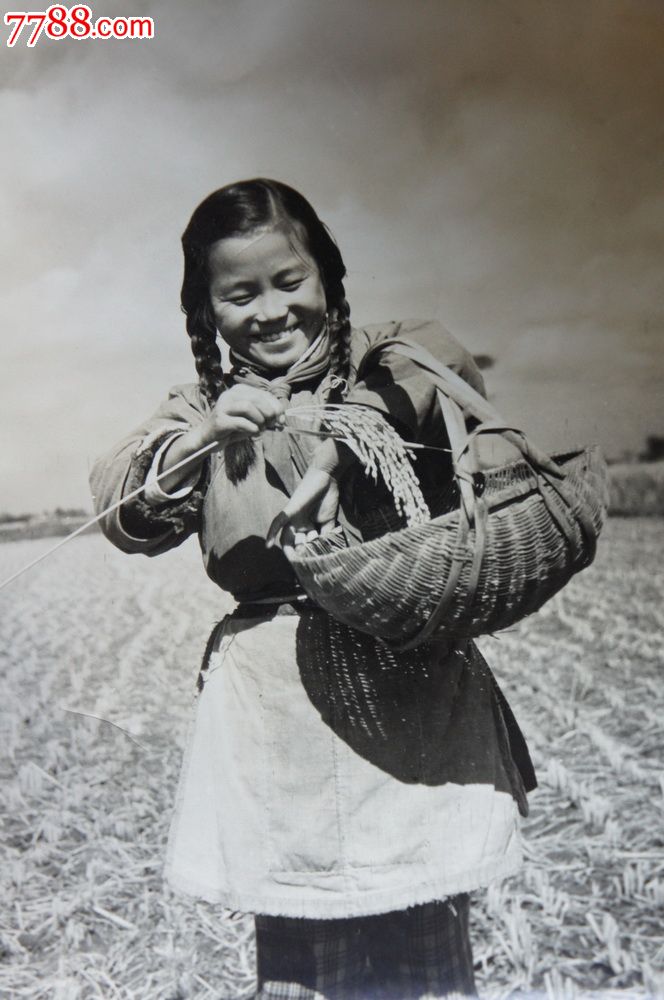 笑容灿烂12*15-au4620340-老照片-加价-7788收藏__中国收藏热线