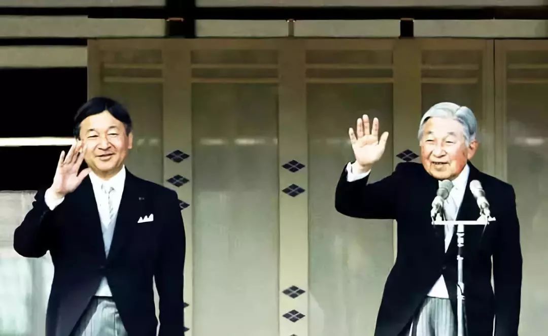 初春令月,气淑风和_天皇