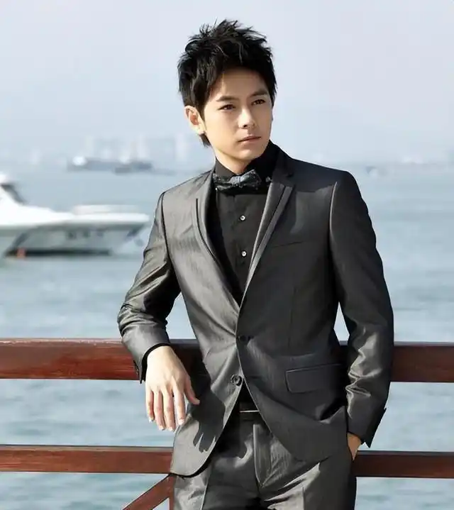 回顾:48岁的不老男神林志颖车祸后露面,这一次让所有人大跌眼镜