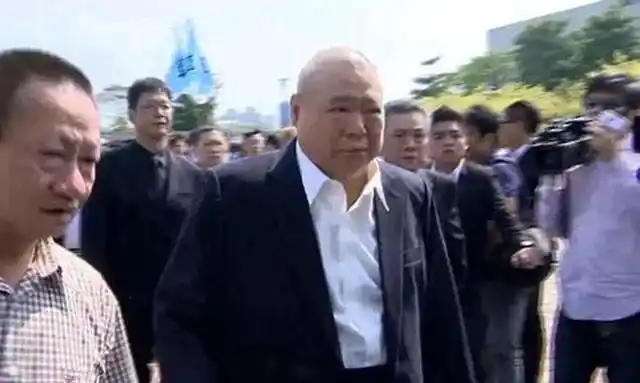 "竹联帮"帮主叱咤台湾,儿子15岁坐牢75年,花光家产也无法保释