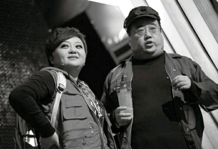 几经考核,1997年叮当被湖南电视台聘为生活频道节目主持人,从此开始了