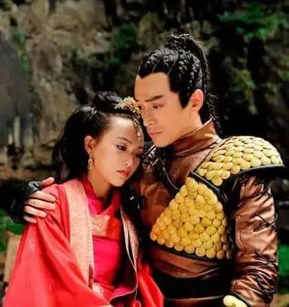 作为曾经的电视剧女王,唐嫣曾和李易峰,刘恺威,钟汉良,霍建华,胡歌等