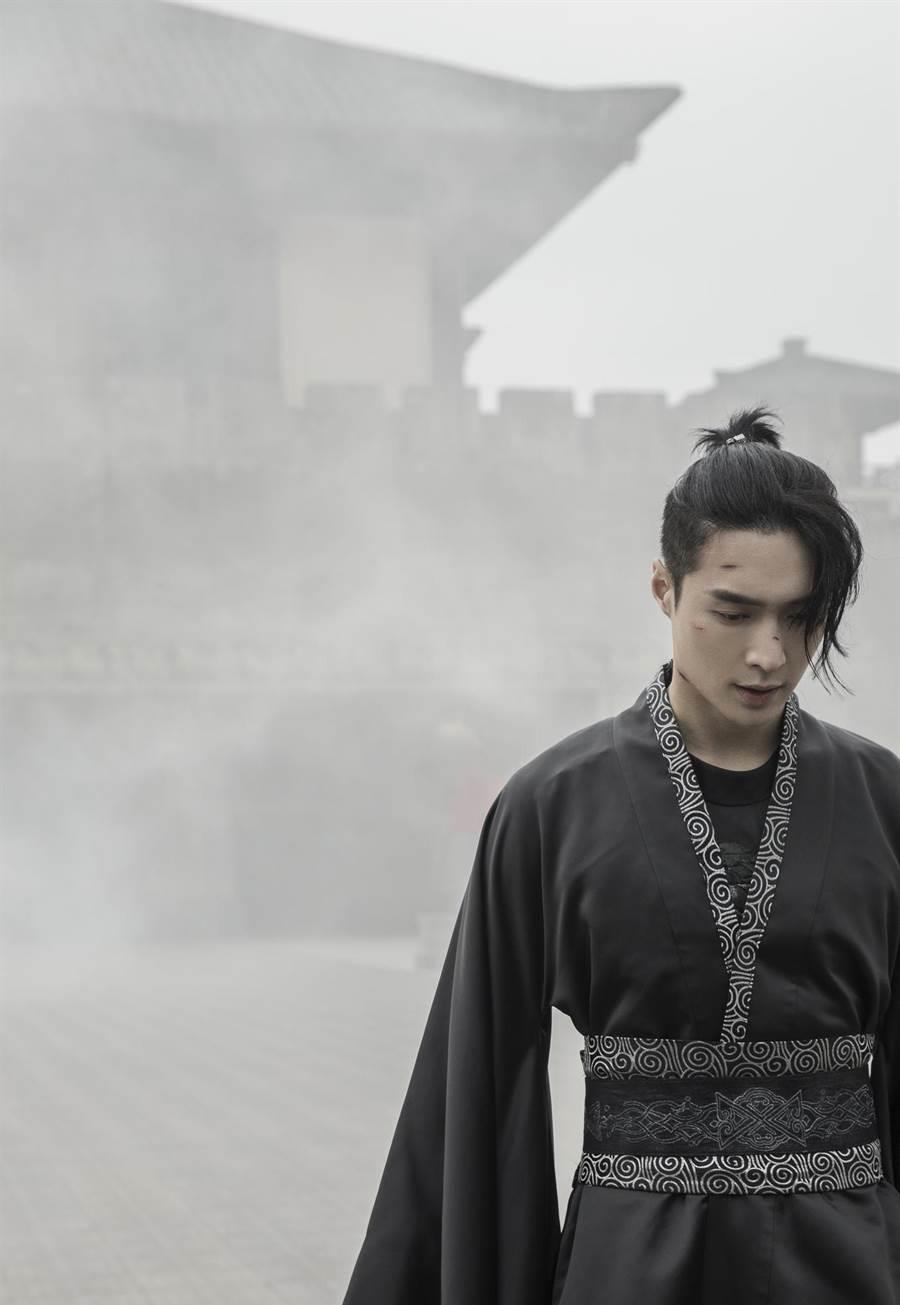 原创张艺兴古装扮相曝光跨时空对话霸王项羽霸气撼动全场