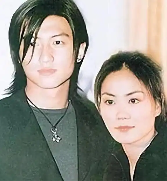 谢霆锋王菲生活虽历经风雨却始终没有放手盘点下他们的爱情史