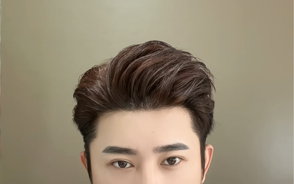 三七侧背头造型小技巧