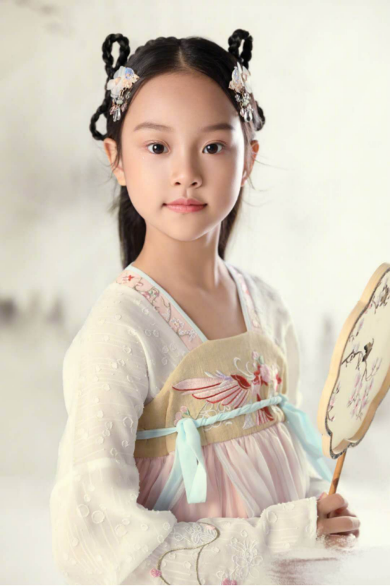 甜馨不笑了:是因为长大了吗?