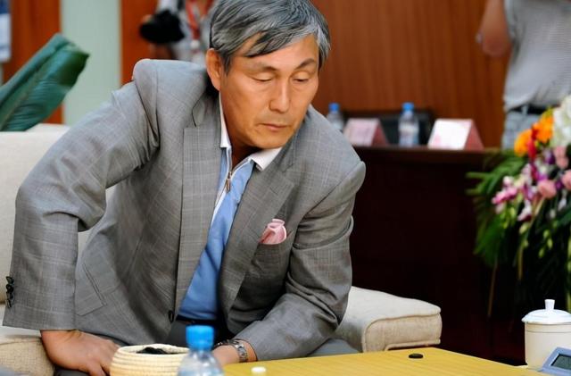 可惜,近50年来的相当长的一段时间内,中国围棋几乎都是被别人横扫.