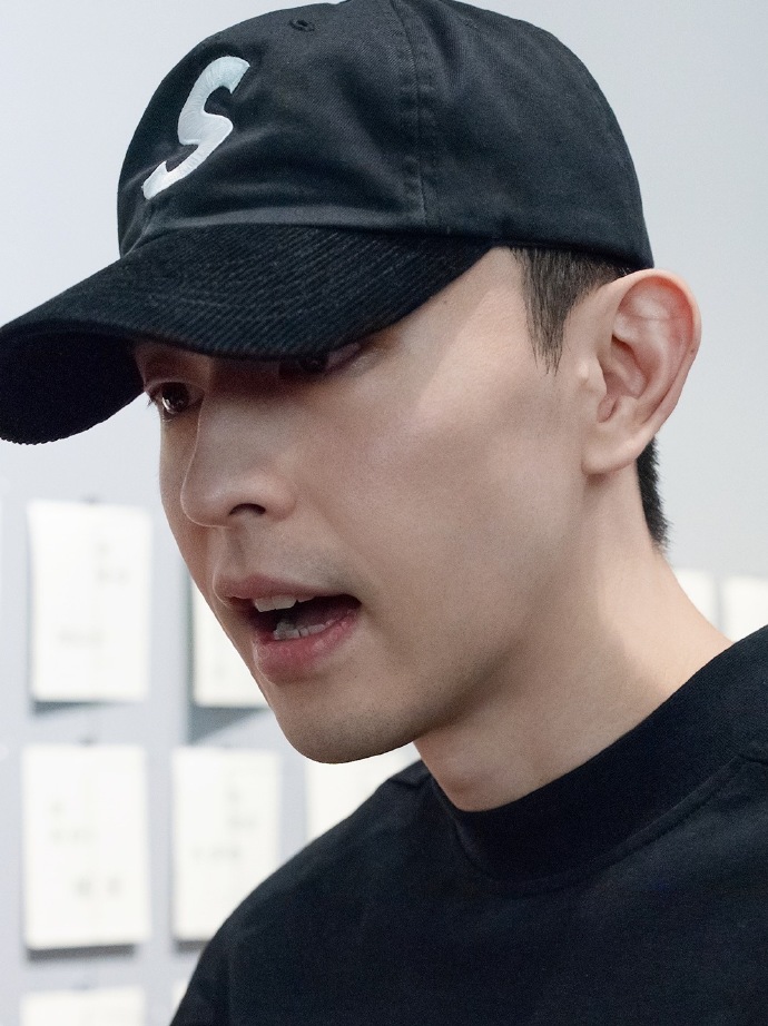 怎么会有这么精致可爱的素颜  #邓伦##邓伦粉丝