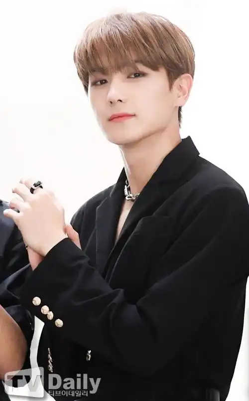 ace李贤在帅照楼清纯渣s大帅哥你值得了解