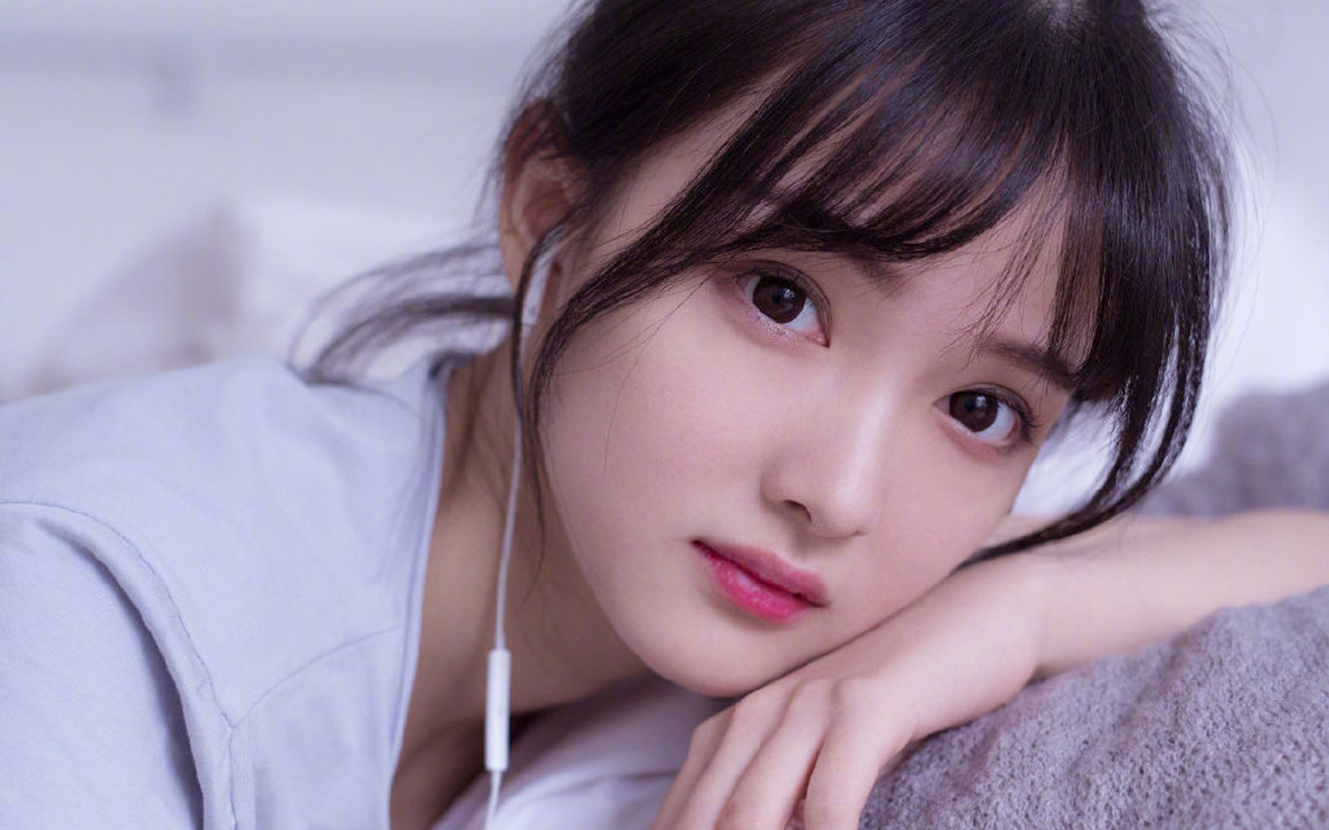 氧气美女清纯养眼写真桌面壁纸高清大图预览1920x1200_美女壁纸下载