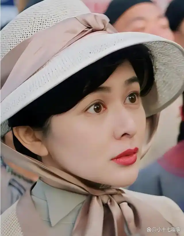 如今嫌她们丑,当年追成狗!当年全都是大美女,现在个个发福