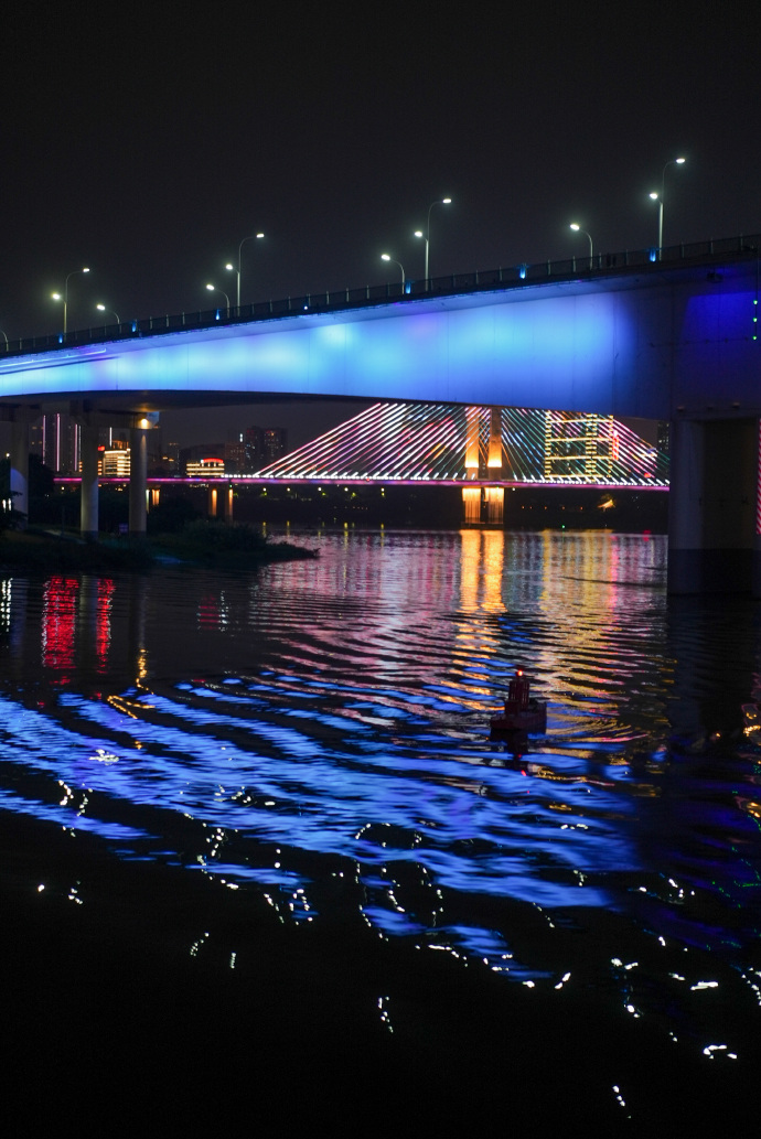 南宁民生码头的夜景真是美呀!