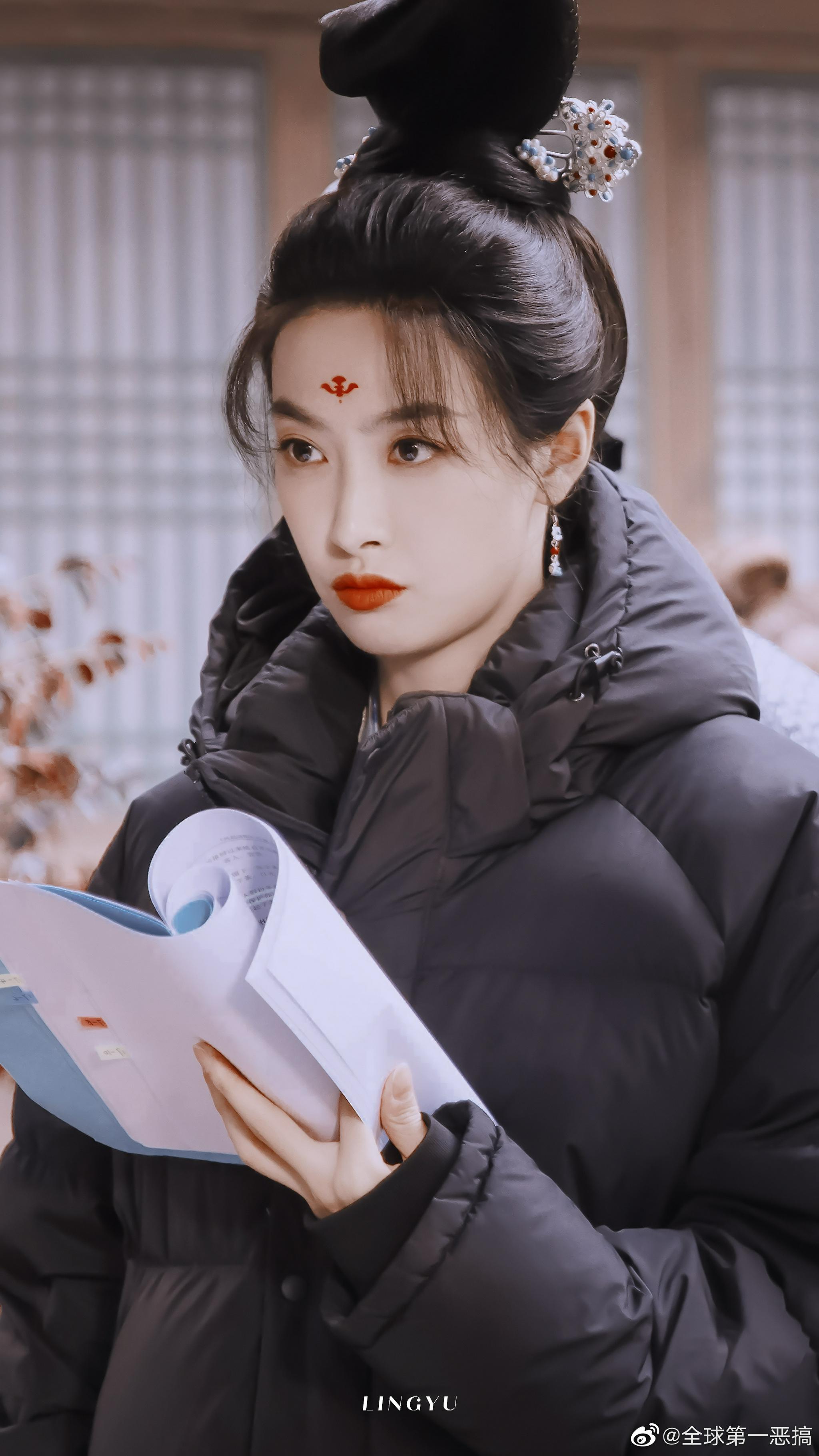 我的天啊,古装造型的宋茜真的是又飒又a啊!