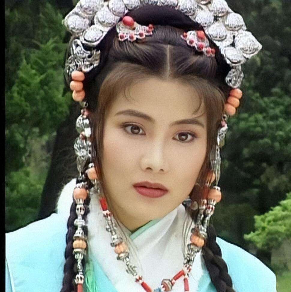 一代"打女"杨丽菁的传奇生涯,53岁的她,身材火辣不减当年_剧中_网友