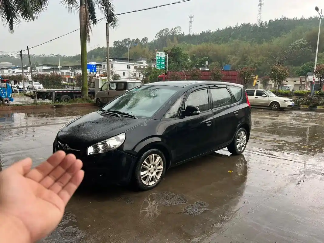 代友出售11年9月上牌江淮和悦rs七座