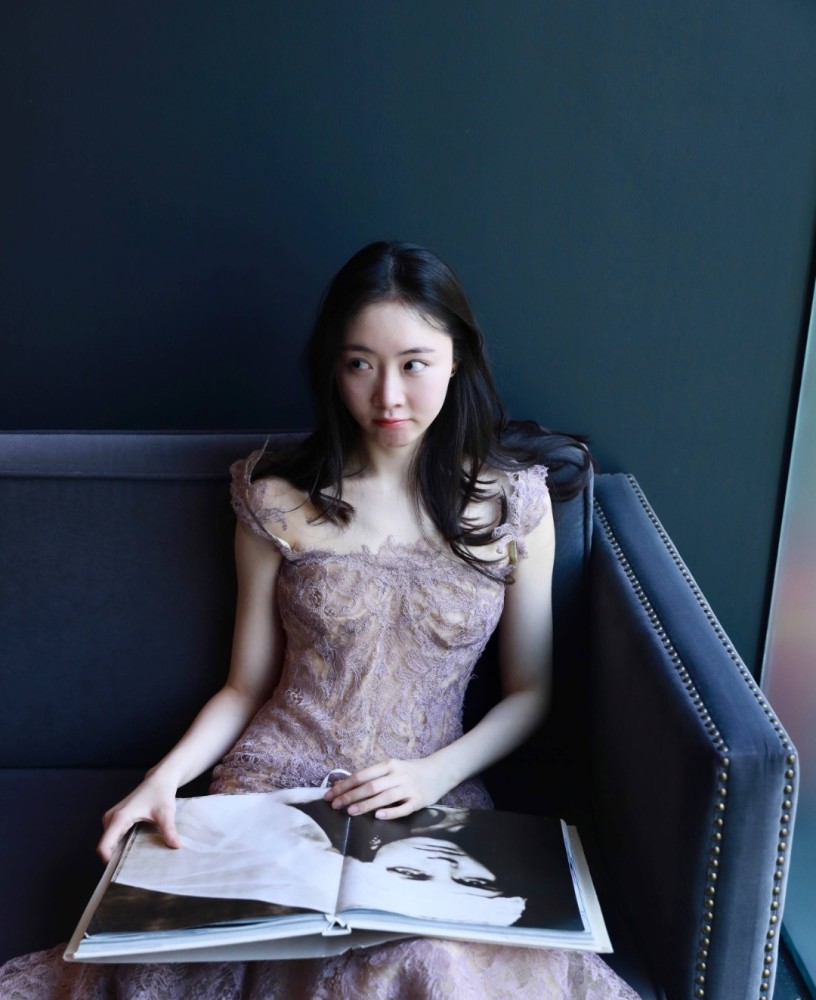 作家陈岚曝光陈露敲诈霍尊两人因900万谈崩女方很有心机