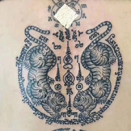 老虎和泰国刺符搭配的9款纹身图案作品
