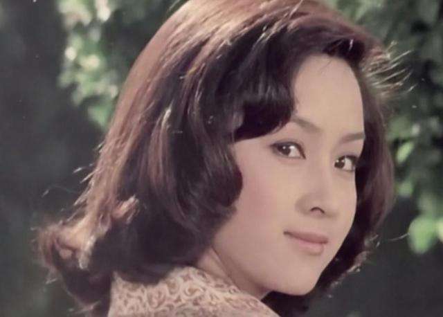 谢贤前妻甄珍近况曝光,她是谢贤至今仍爱着的女人!_刘家昌_时候_香港