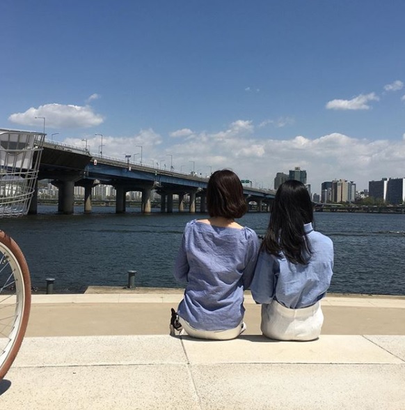 和闺蜜一起旅行时必拍的15种pose!