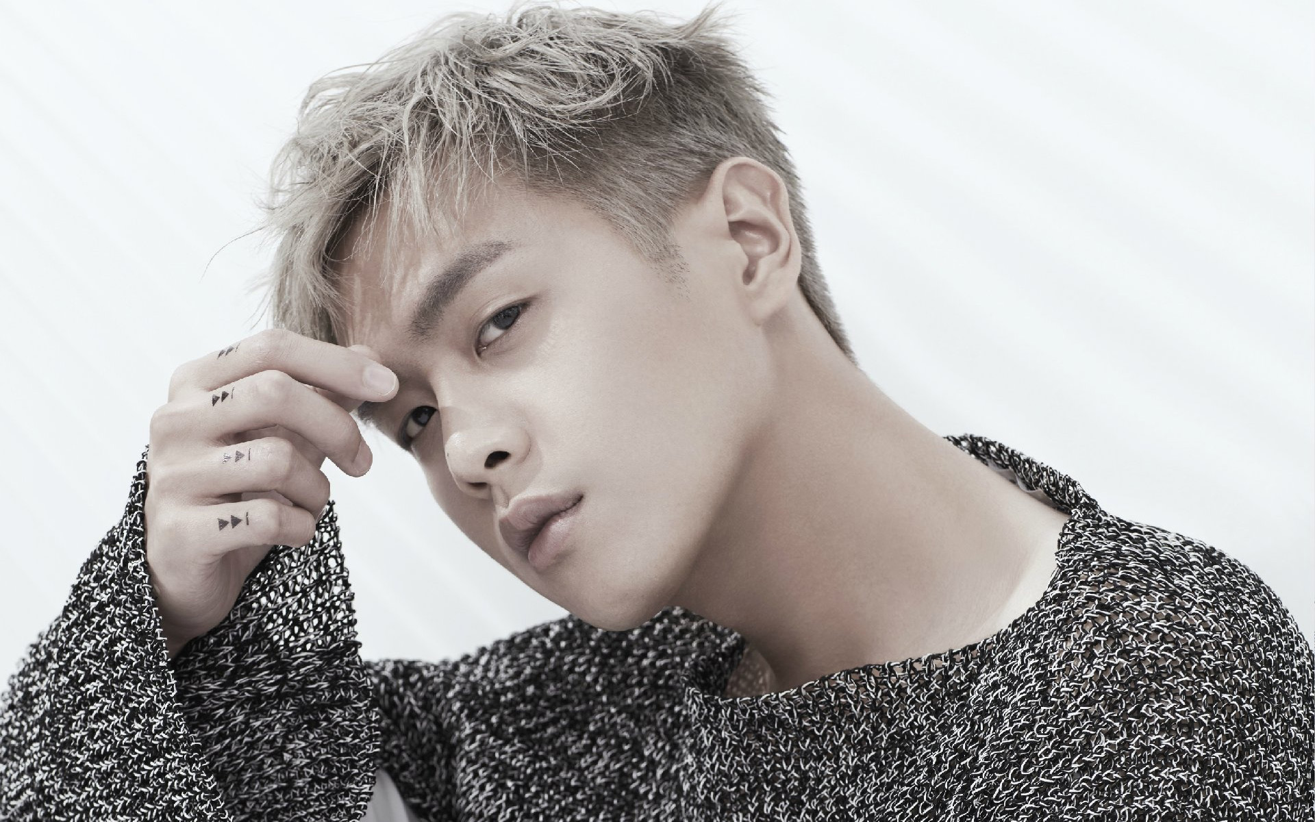 张若昀最新杂志帅气写真图片桌面壁纸