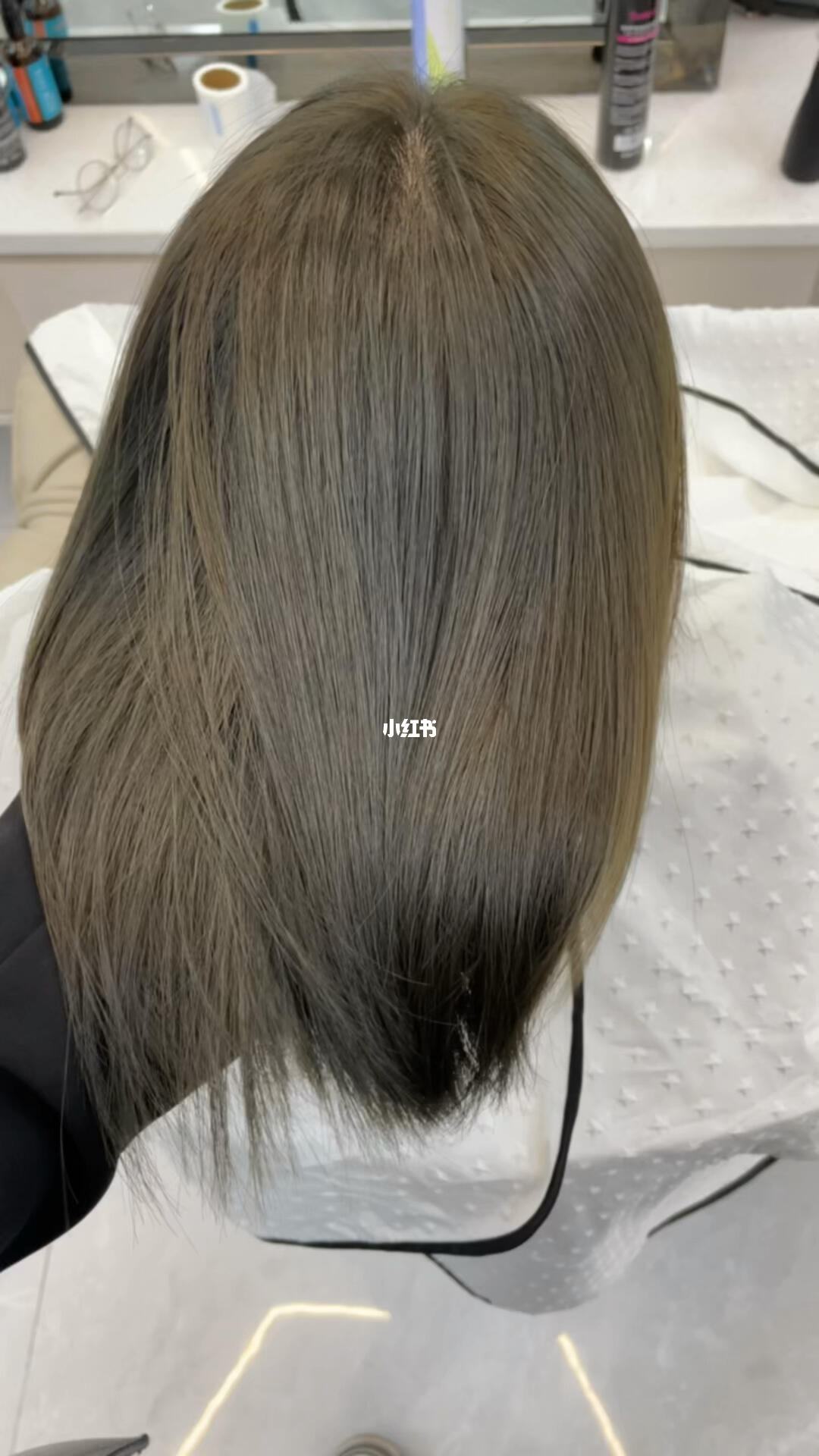 显白的烟灰绿发色97|99素颜也很显白的发色 上饶烫发 上饶染发