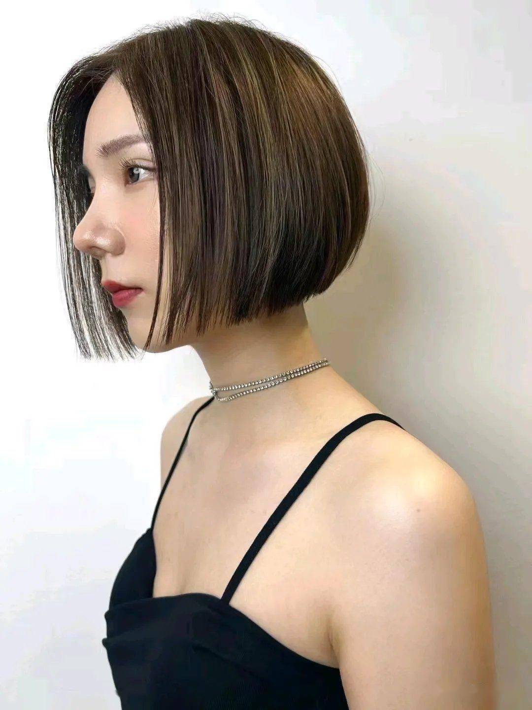 全头烫大小卷,波波头搭配挑染全都很出彩_发型_姐妹_造型