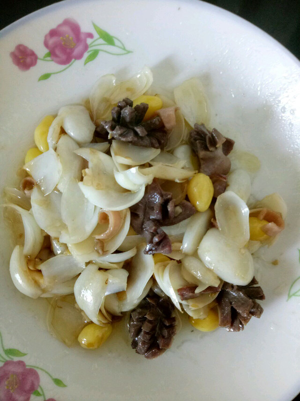 把百合和白果和鸭肾合在一起炒十来分钟就可以