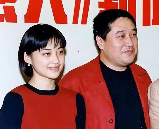 梅婷一婚为丈夫花光400万存款36岁二婚嫁摄影师儿女双全