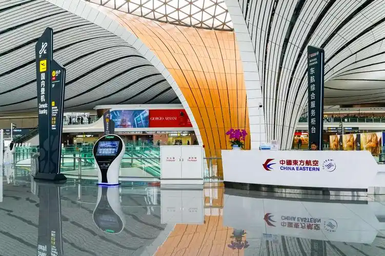 大兴机场航站楼内的线条美