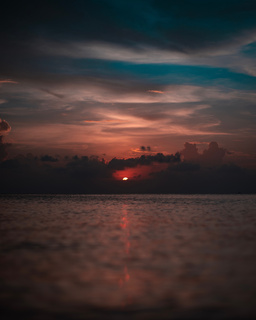 傍晚落日夕阳图片