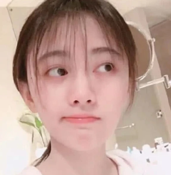 鞠婧祎为满足粉丝要求,卸妆后素颜露面,看到真正长相网友沉默了