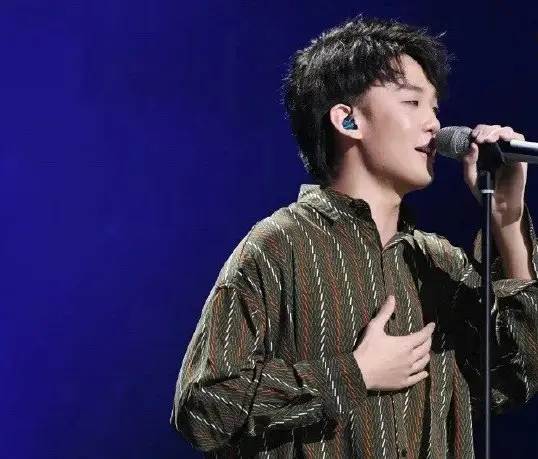 王赫野回应大风车抄袭王赫野回应,说创作时是加了点