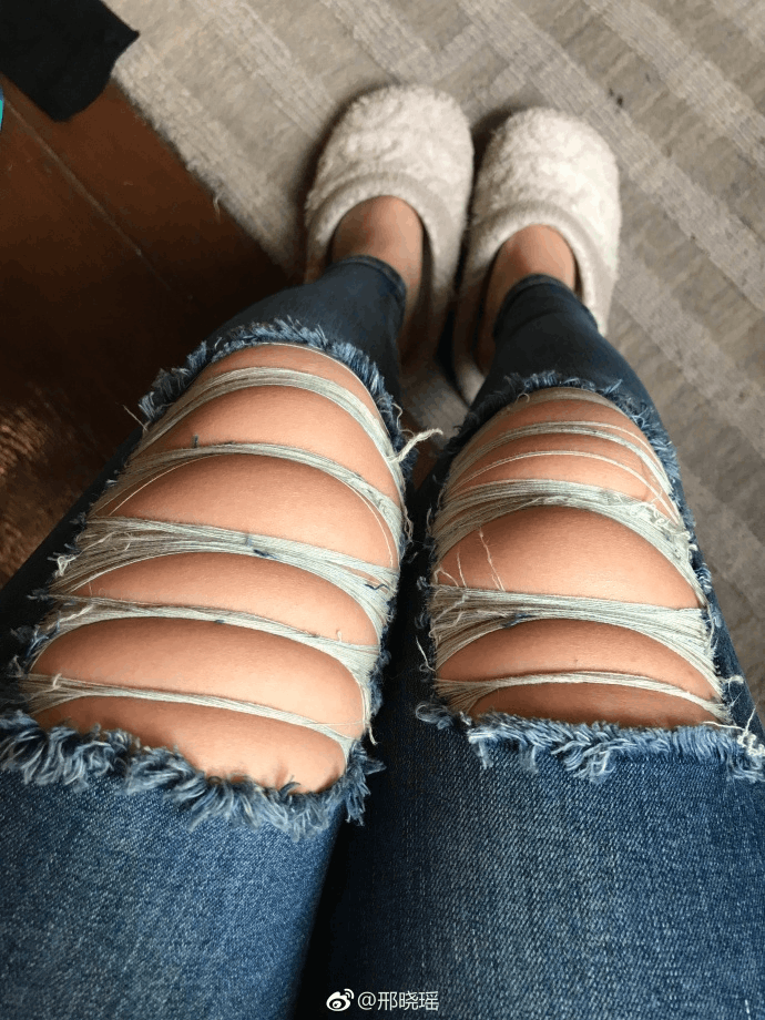 贼吧搞笑时刻4月10日:腿粗女生穿破洞裤,是一种怎样的体验?-漫画-贼吧