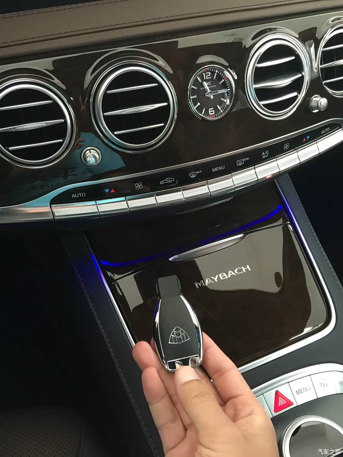 家里添置新车迈巴赫s400国庆提车