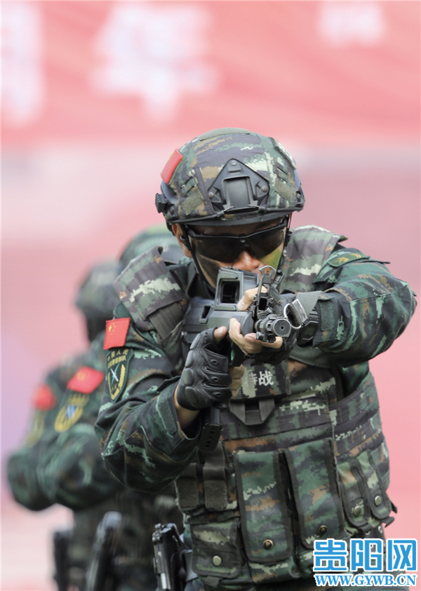 武警贵阳支队开展军营开放日活动