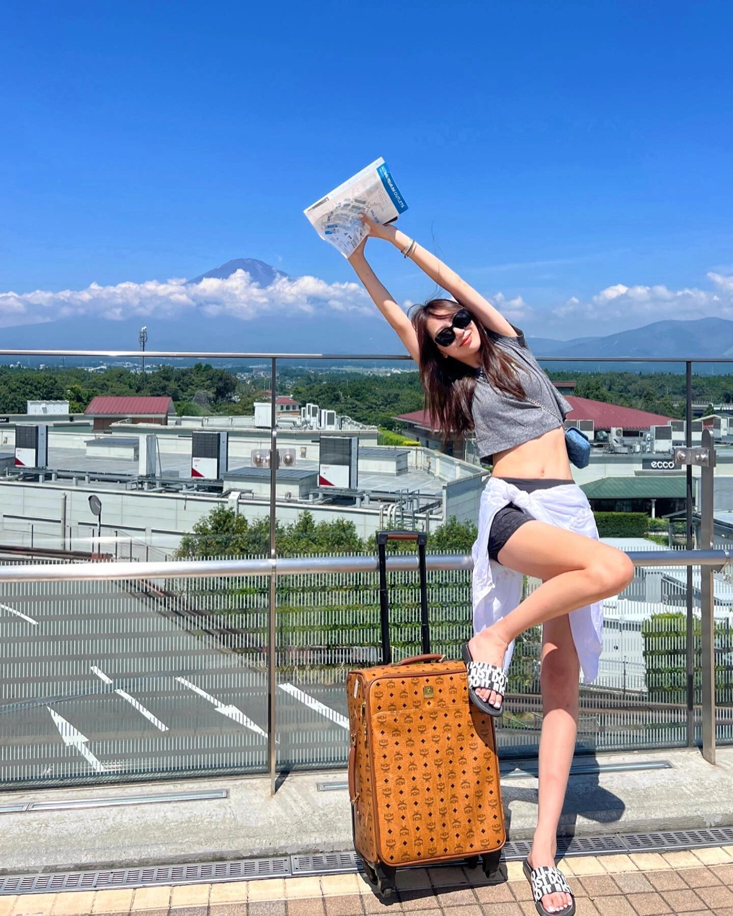 前篮球国手孙悦妻子～陈露写真 近期陈露自爆自己照片被骗子拿去当