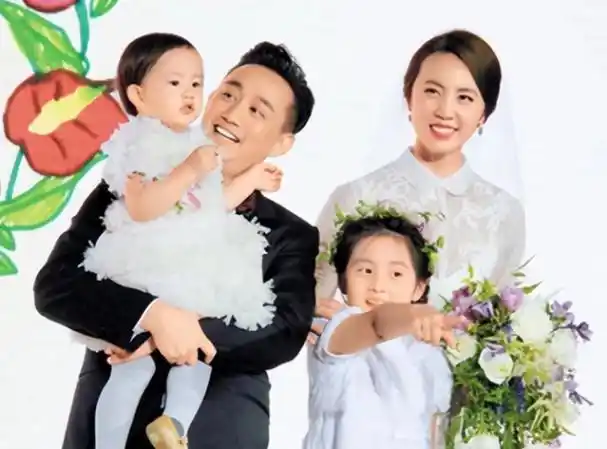 演员黄磊爱上自己学生13年生3个孩子对儿女教育观引发争议