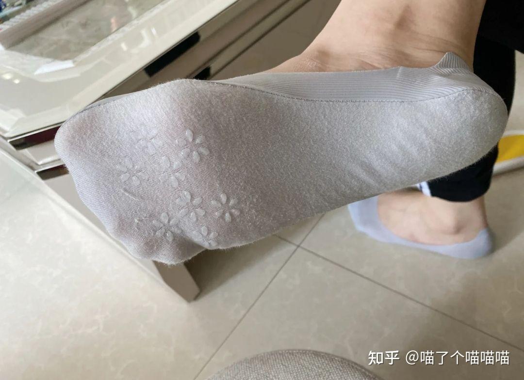 女孩子夏天穿袜子容易流汗酸臭味怎么办? - 知乎