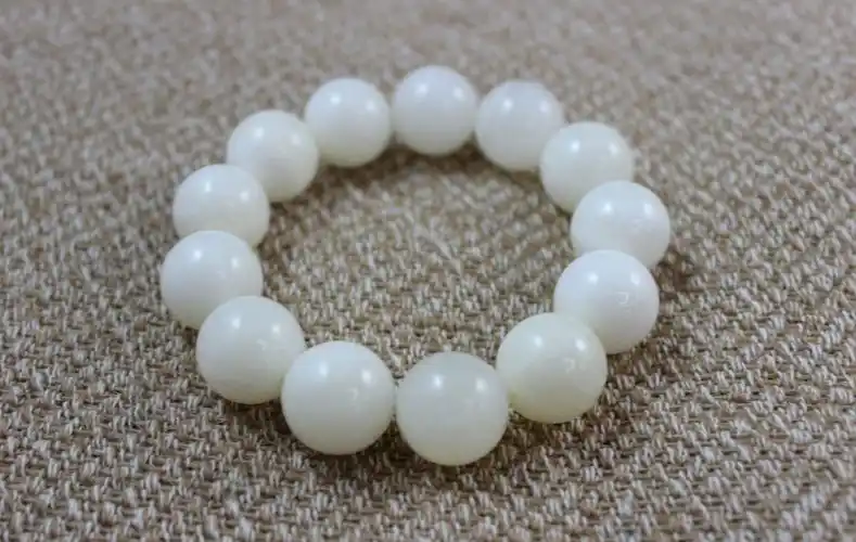 厂家批发天然石手链 白砗磲纯圆珠佛珠手链男女款流行饰品图片_14