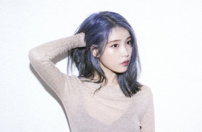 李知恩#家人们谁懂啊 真的好喜欢iu李知恩的蓝发啊