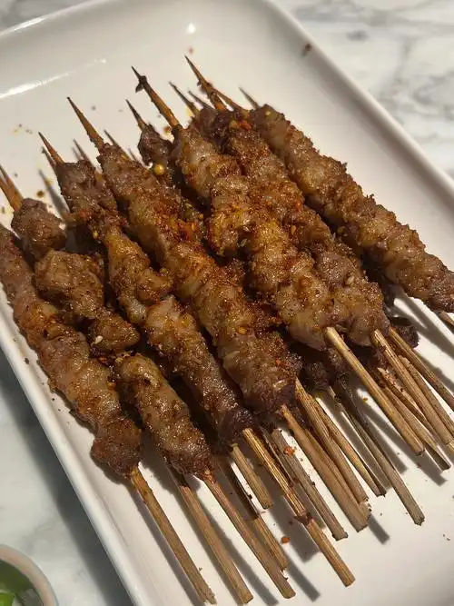 我的随手拍  #记录一日三餐  第一次做烤肉串,香.