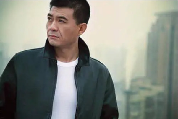 王新军个人资料简介(王新军:有过一次婚姻,2婚娶小7岁秦海璐,44岁生