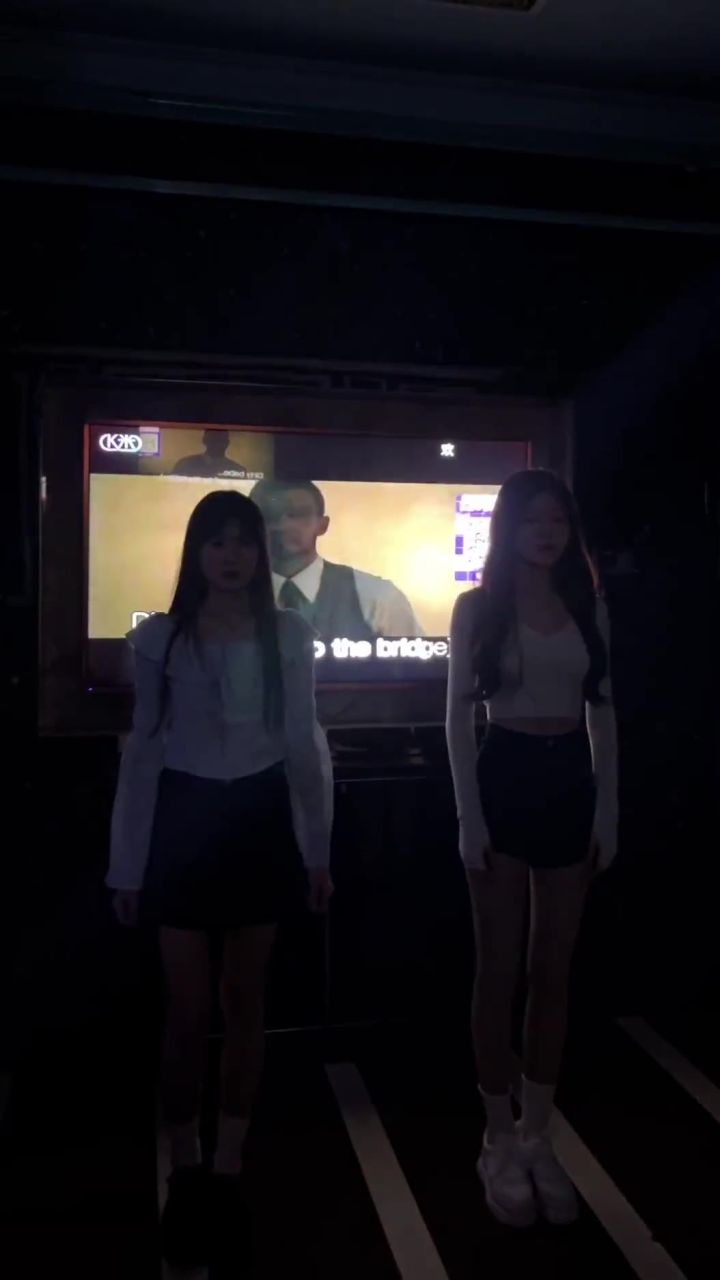 来ktv就是为了跳舞#ktv正确打开方式 #浅跳一下 #舞蹈 #sexyback #上