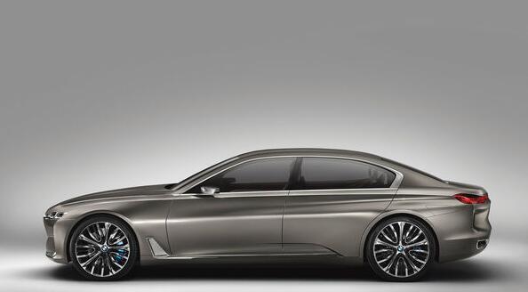 2023款宝马9系正式登场!对开式车门 6.6t v12引擎,实力不输宾利